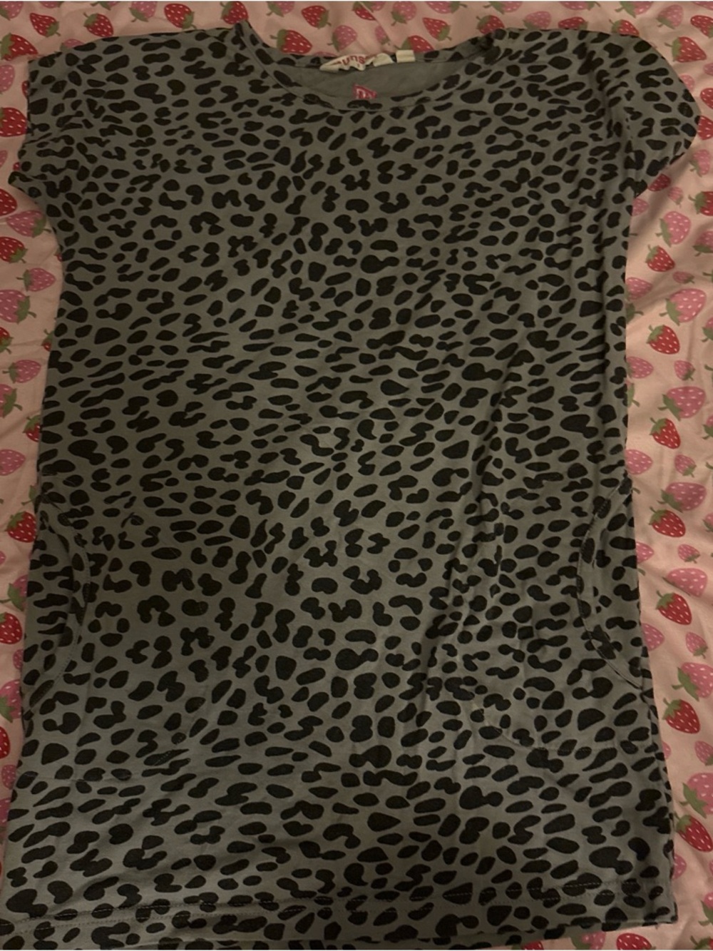 Munster Gray Tee with Black Leopard Spots
